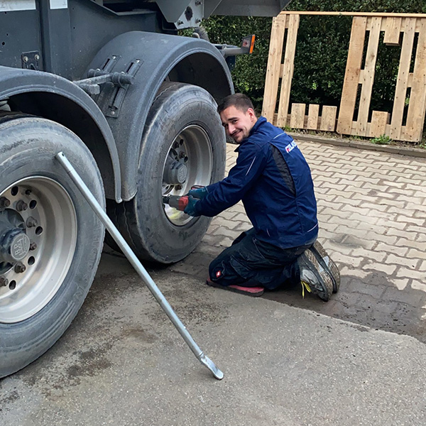 LKW-Reifenversice-Vor-Ort