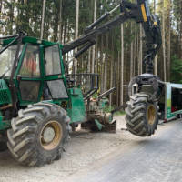 Reifenservice-fuer-Forstfahrzeuge